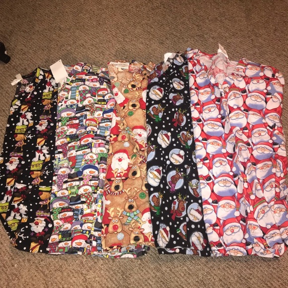2x Christmas scrub tops 5 of them - Picture 1 of 1
